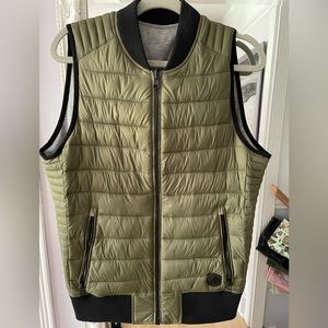 Moose knuckles insulated reversible vest,green size M